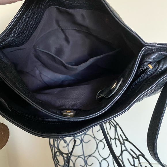 SAS Genuine Leather Black 2 Compartment Shoulder Purse - Picture 4 of 7